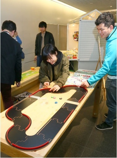 札幌でボードゲーム体験会 １００種類が勢ぞろい 北海道新聞 アナログゲーム ボードゲーム速報